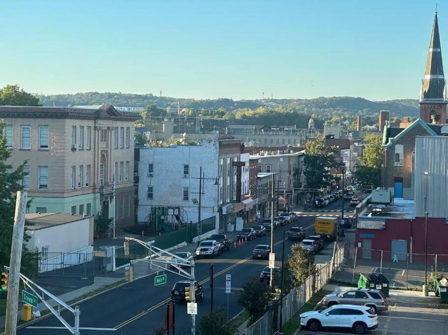 The Modern Suite - 2Br Close To Nyc Paterson Exterior foto